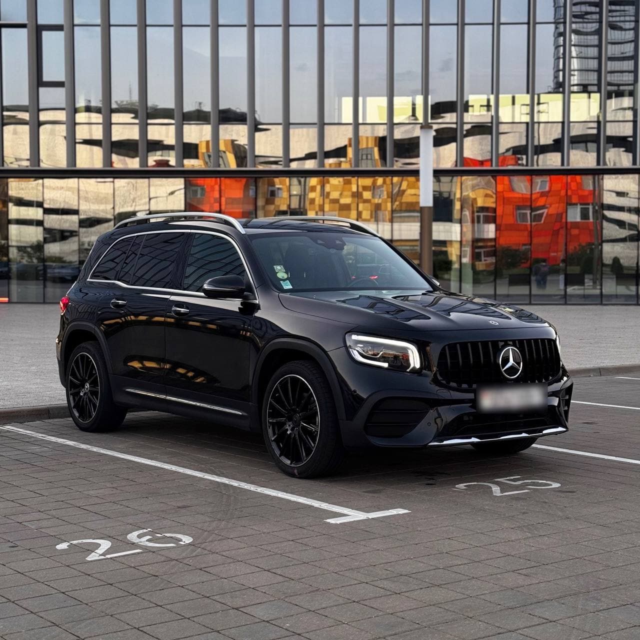 Mercedes-Benz GLB, фото 1